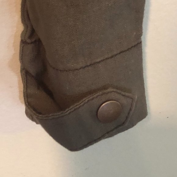 CUTE ARMY GREEN JACKET WITH CUTOUTS NWT SIZE M - Picture 4 of 9